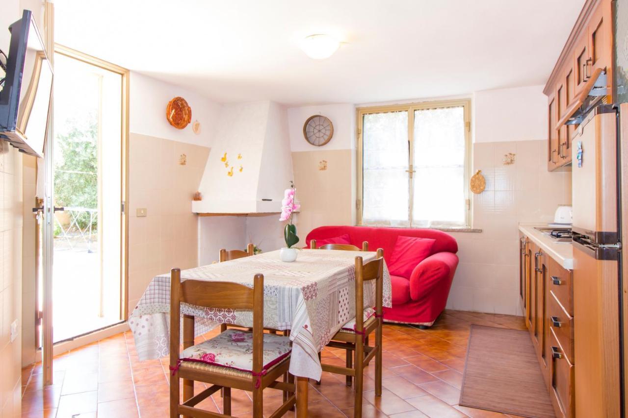 Appartamenti In Villa Con Ampio Giardino Esterno ポザーダ エクステリア 写真